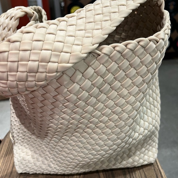 Naghedi medium nomad hobo bag Like new, no pouch - Picture 8 of 8